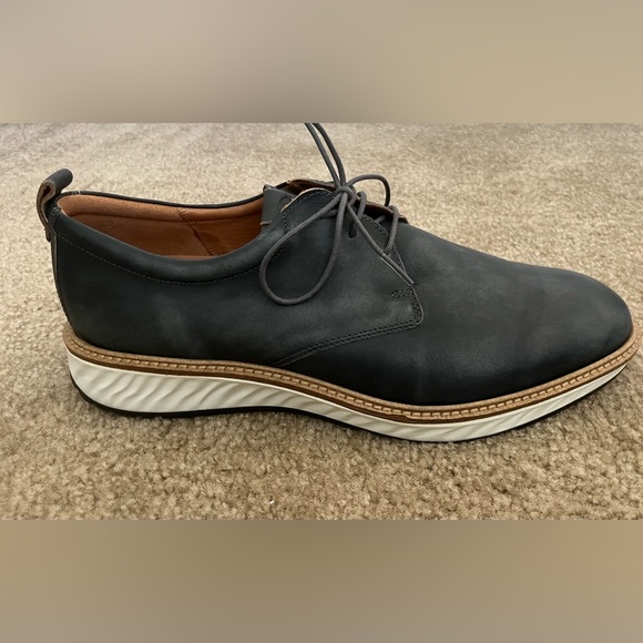 Other - Mens Ecco size 11